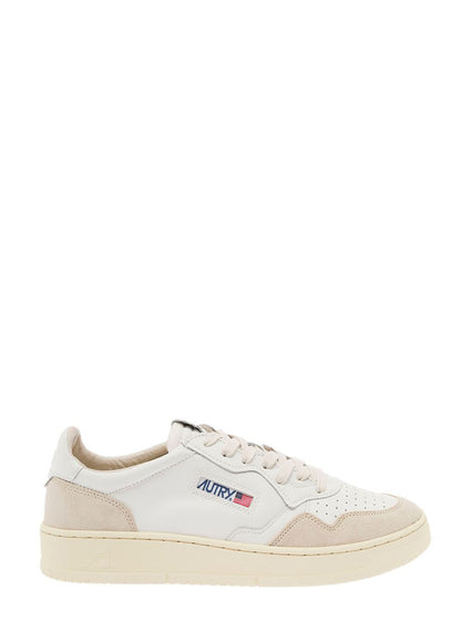 'Medalist' Vita Låga Sneakers Med Beige Mockadetaljer I Läder Herr