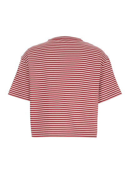 Röd rundhalsad t-shirt med heltäckande randigt motiv och juveldetalj framtill i bomull för kvinnor