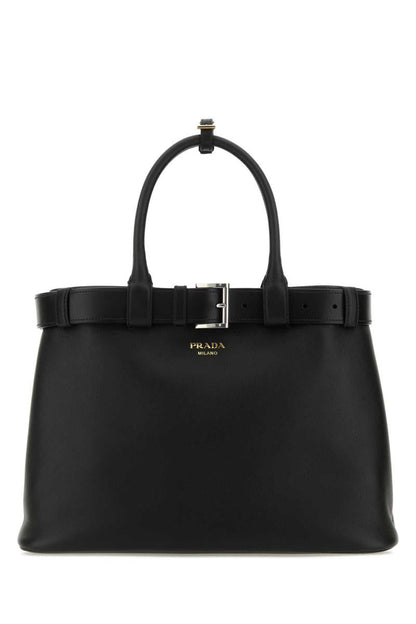 Prada handväskor.