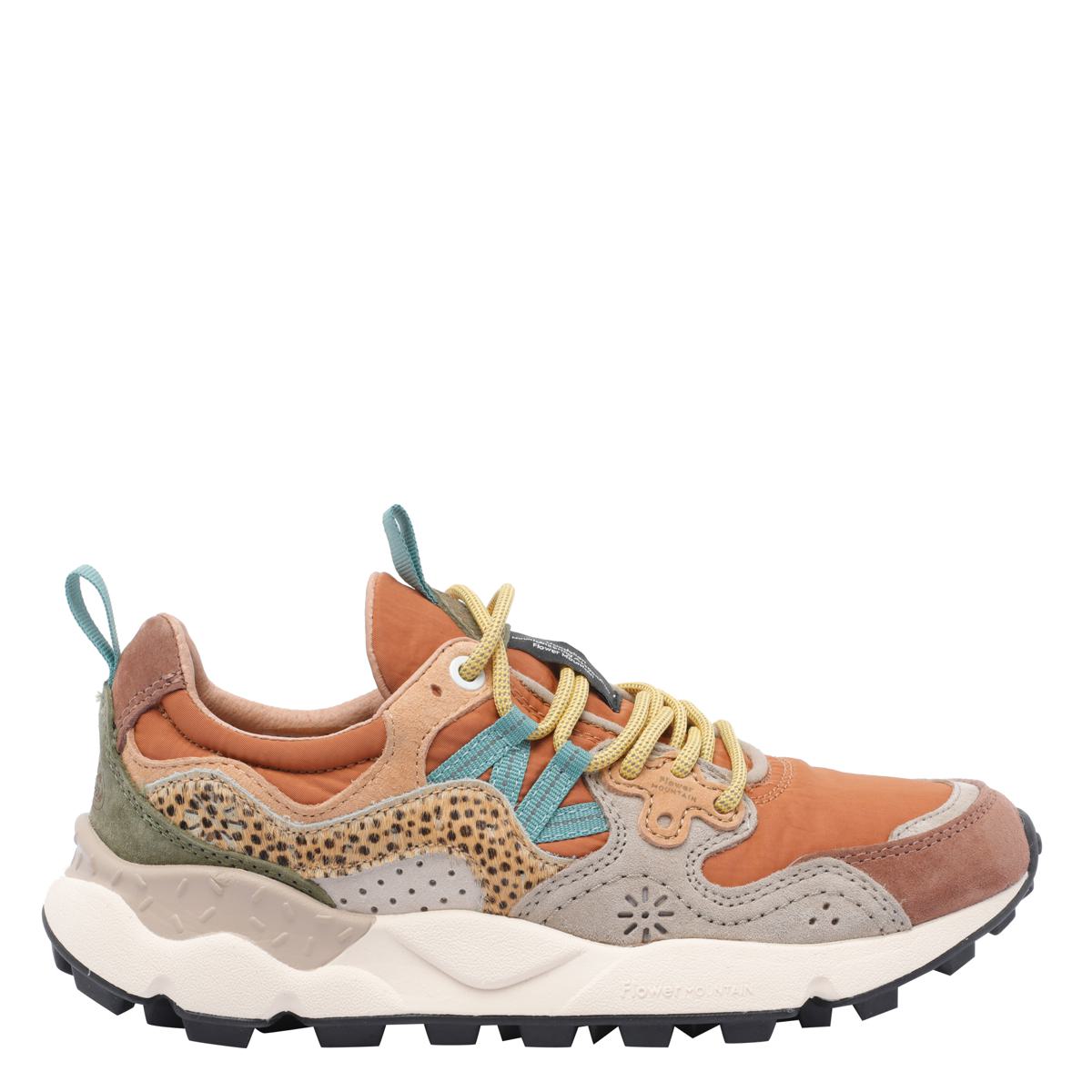 Blommiga bergssneakers