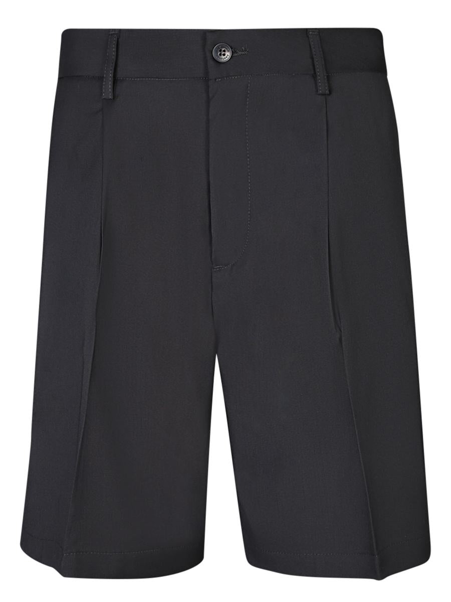 Kostym i shorts