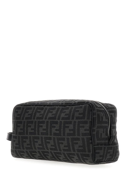 Fendi skönhetsfodral.