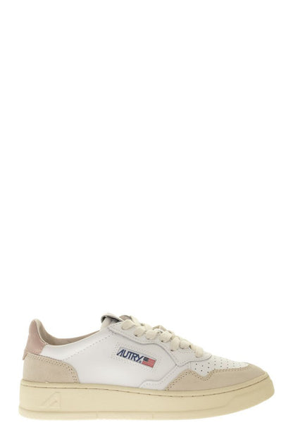 Autry "Medalist Low" Sneakers
