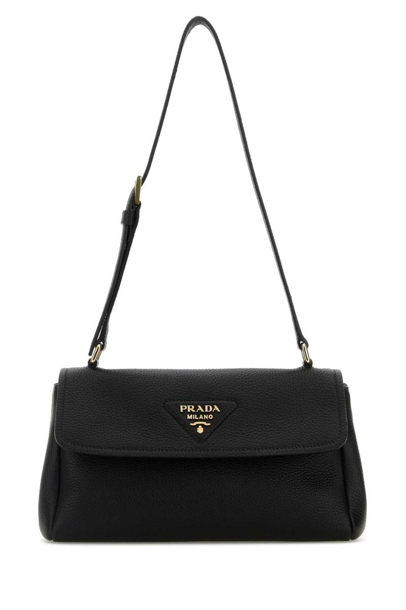 Prada handväskor.