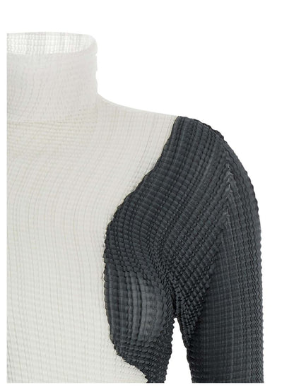 Issey Miyake blus med abstrakta veck