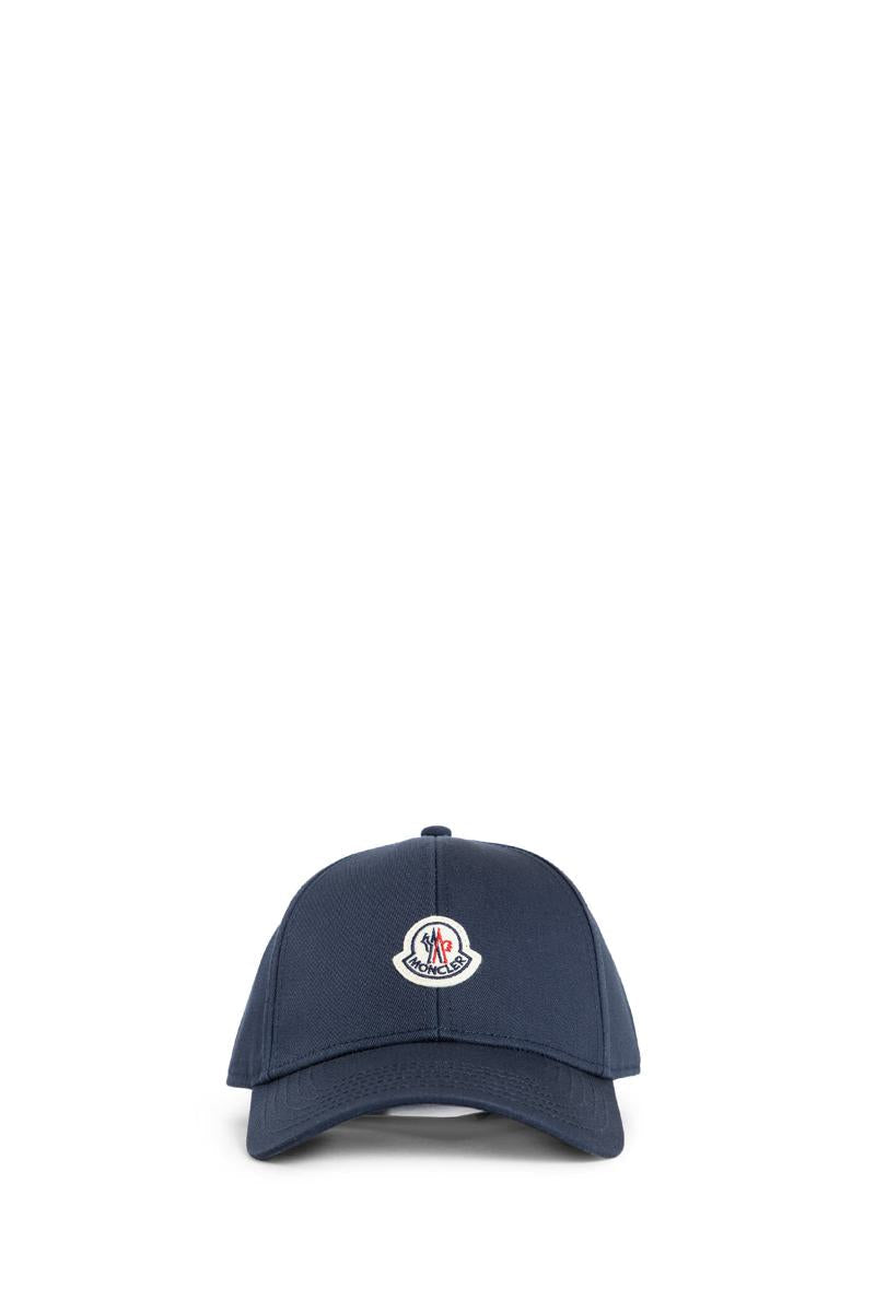 Moncler-hattar