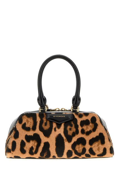 Givenchy handväskor.