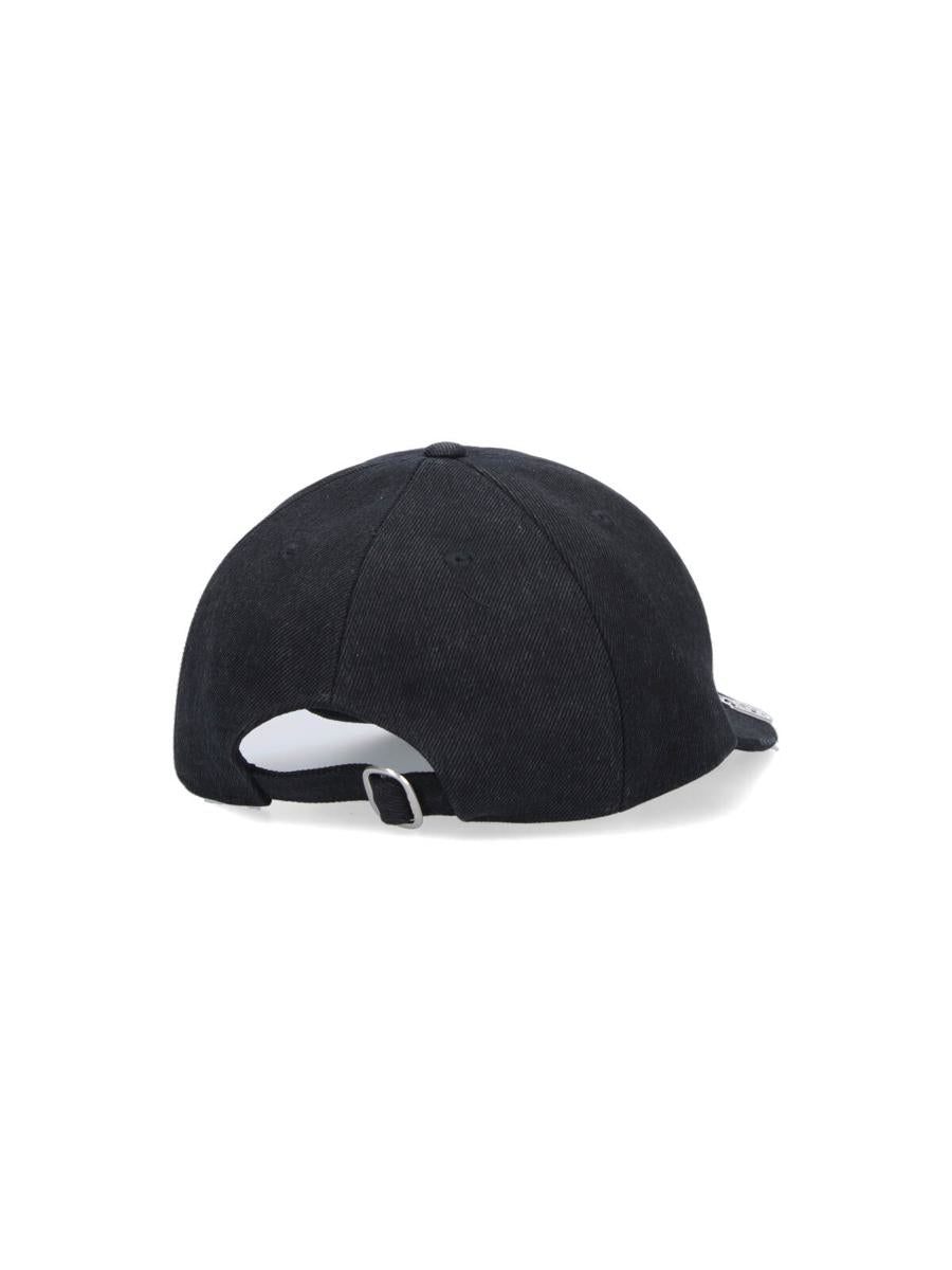 Off-white hattar