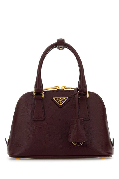 Prada handväskor.