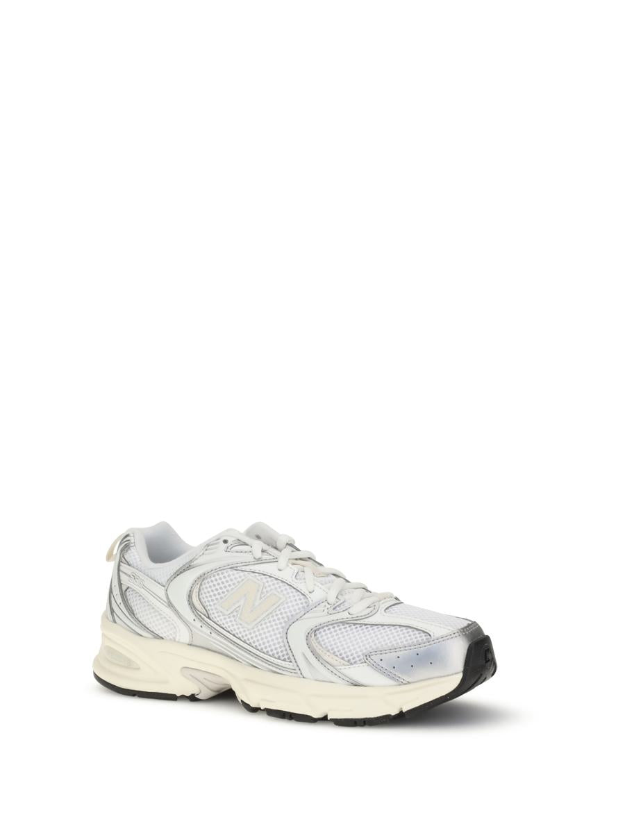 Nya balanssneakers