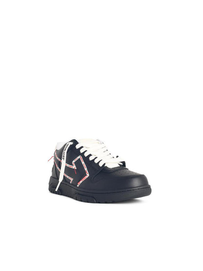 Svarta sneakers med 'Ooo Printed &amp; Stitched Arrow'-motiv i benvitt