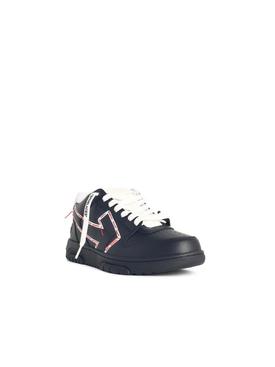 Svarta sneakers med 'Ooo Printed &amp; Stitched Arrow'-motiv i benvitt