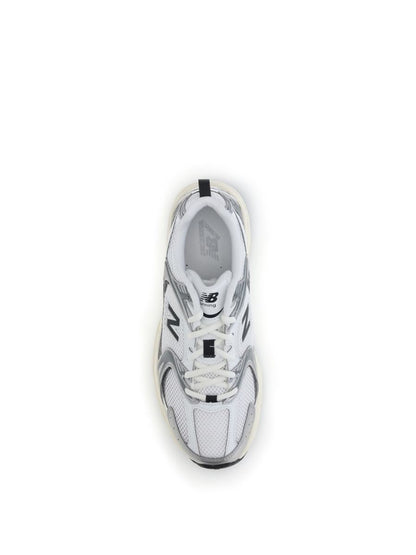 Nya balanssneakers