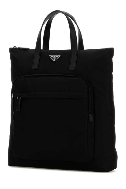 Prada handväskor.