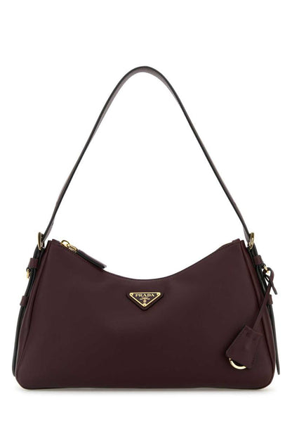 Prada handväskor.