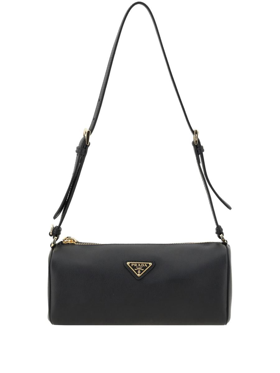 Prada axelväska med triangellogotyp