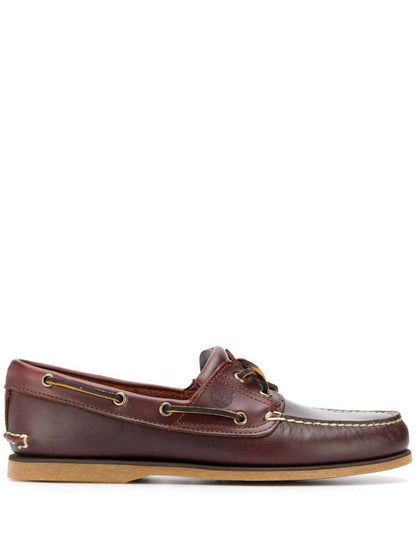Klassiska båtloafers i brunt läder för män