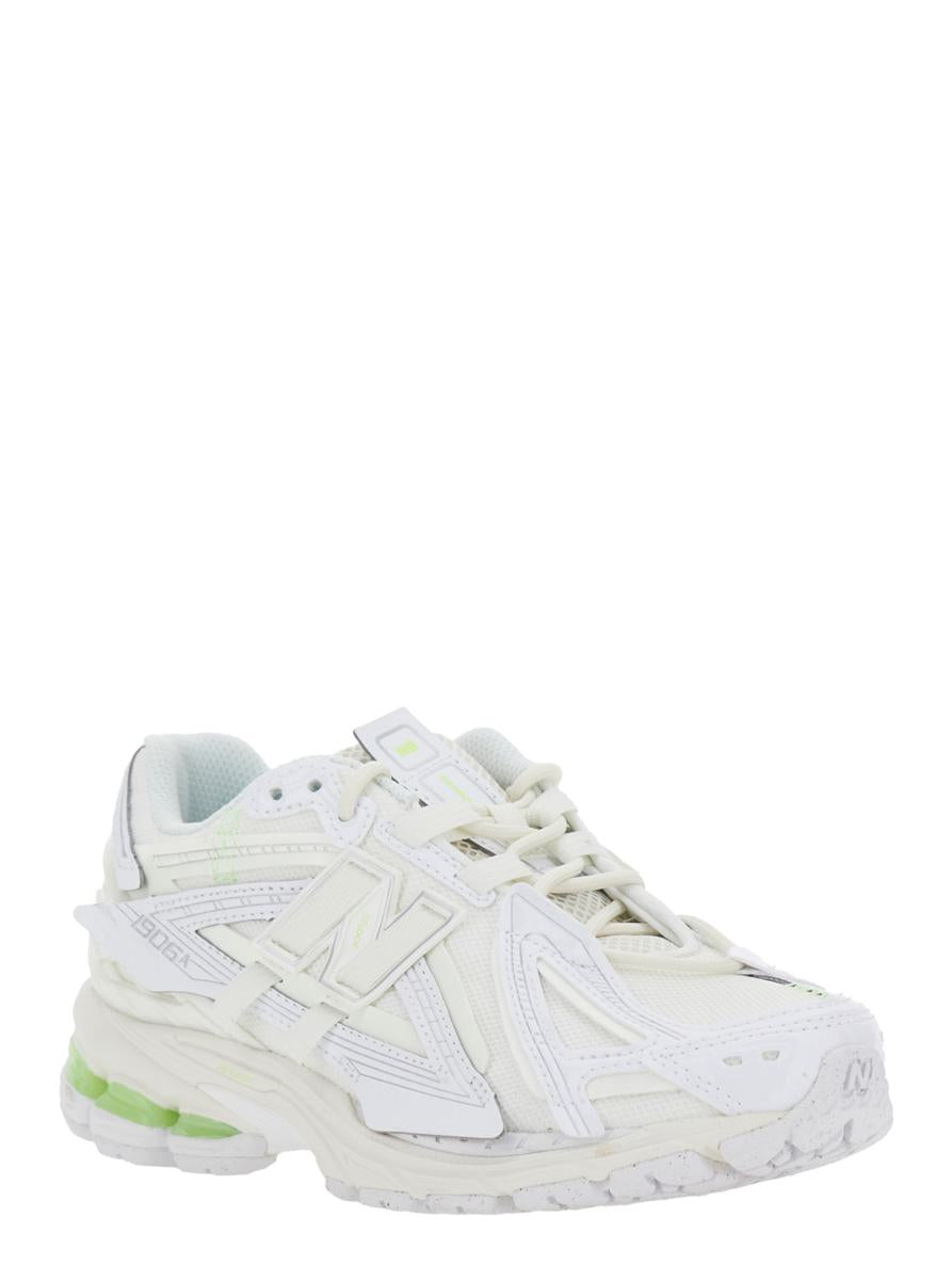 '1906R' Vita Sneakers Med Meshdesign Och Sidologotyp I Syntetfiber Unisex