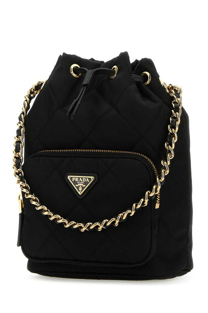 Prada handväskor.