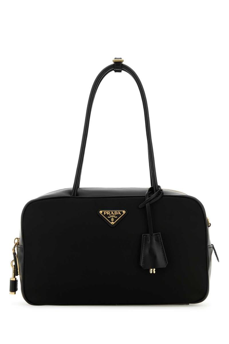 Prada handväskor.
