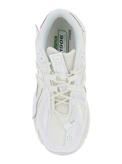 '1906R' Vita Sneakers Med Meshdesign Och Sidologotyp I Syntetfiber Unisex