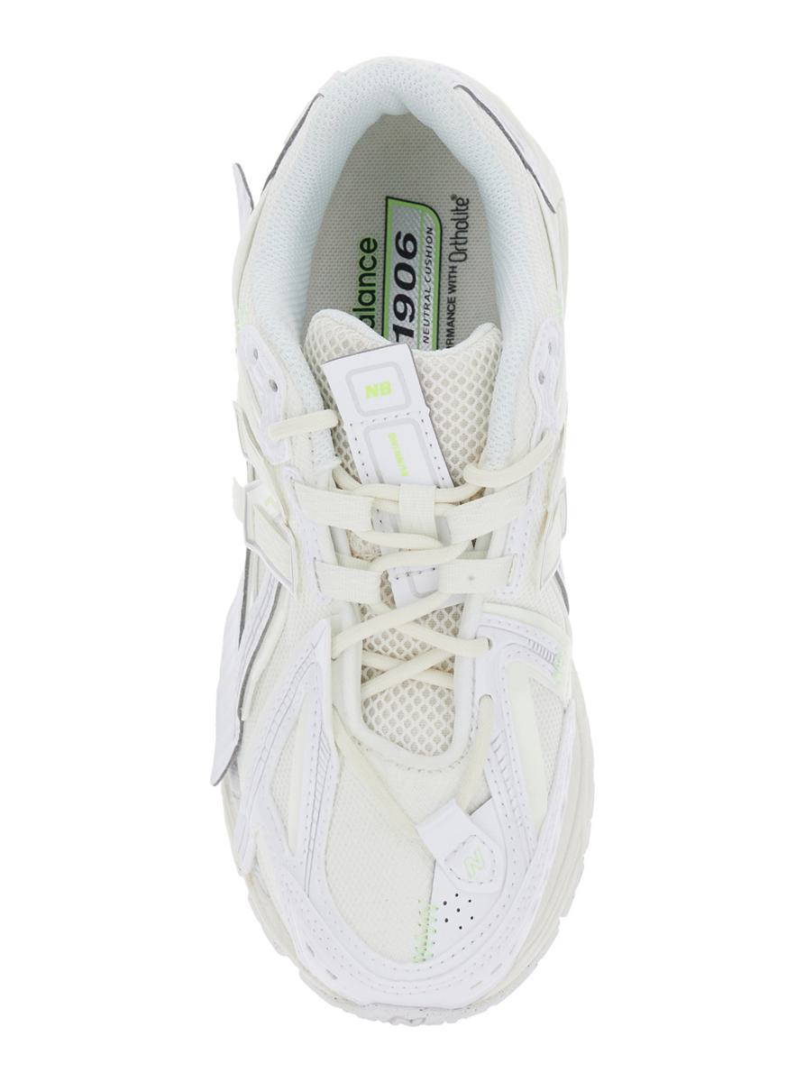 '1906R' Vita Sneakers Med Meshdesign Och Sidologotyp I Syntetfiber Unisex