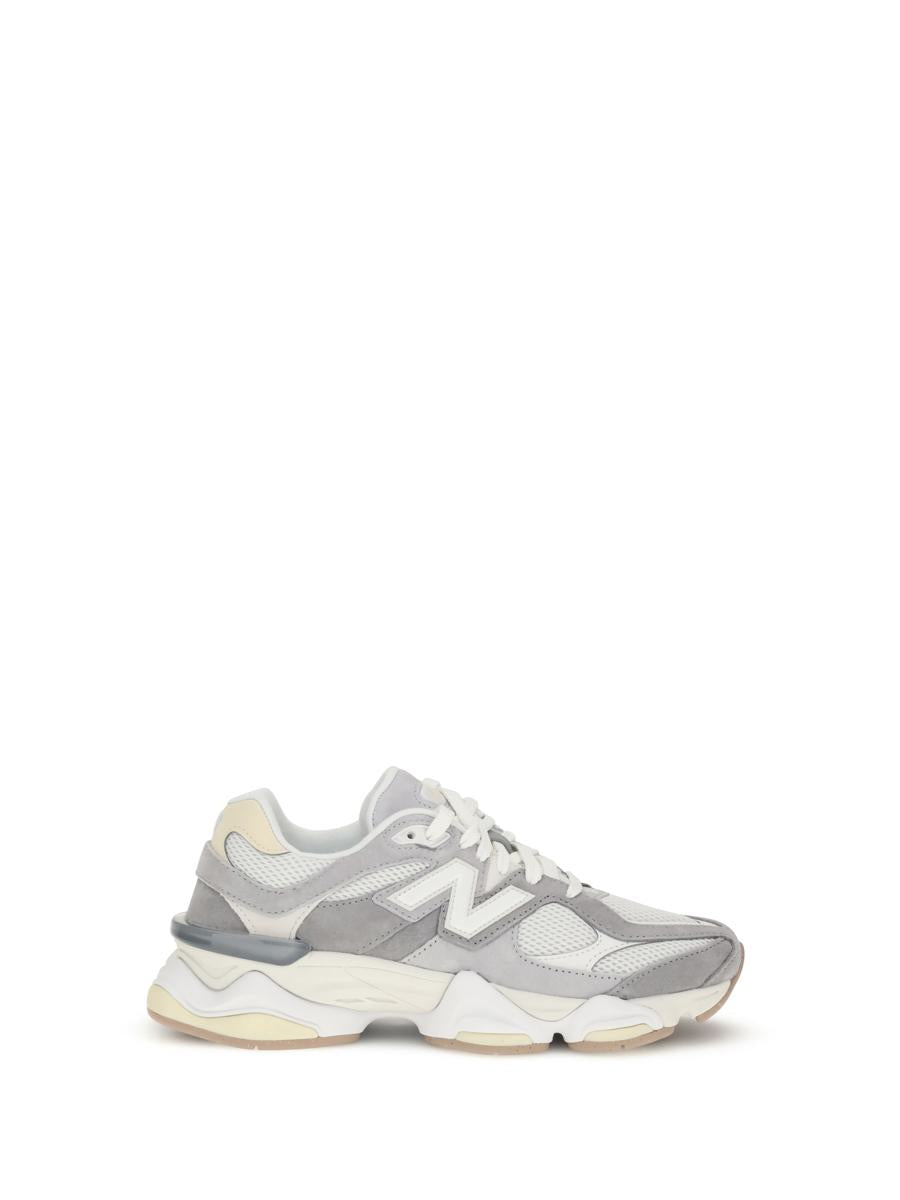 Nya balanssneakers