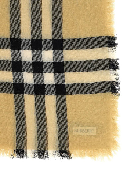 Burberry rutig ullhalsduk