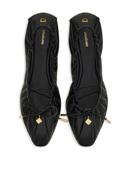 Salvatore Ferragamo platta skor