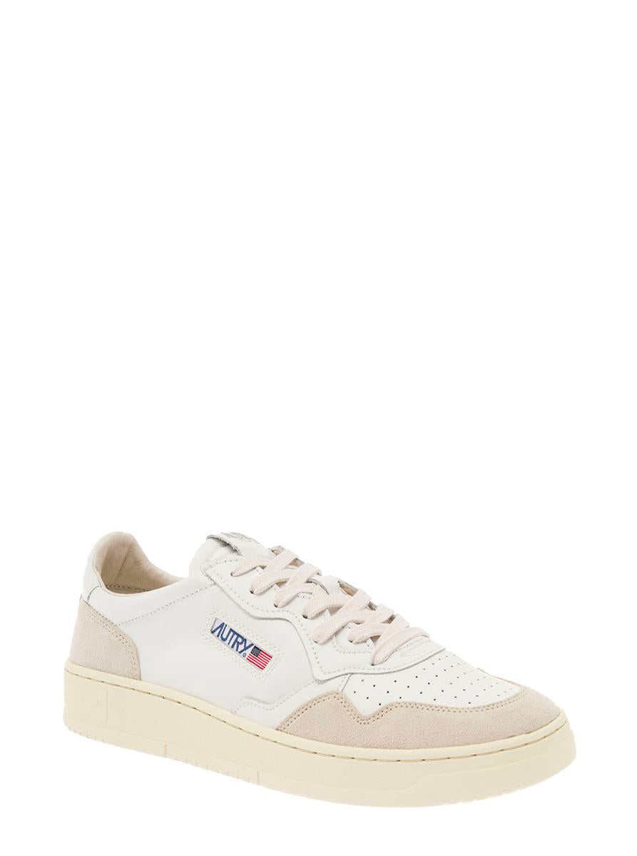 'Medalist' Vita Låga Sneakers Med Beige Mockadetaljer I Läder Herr