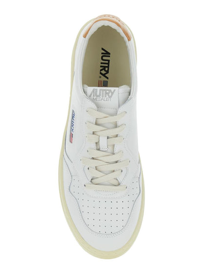'Medalist Low' Vita Sneakers Med Kontrasterande Hälflik I Läder Herr