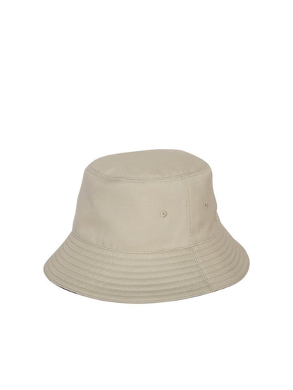 Burberry-hattar