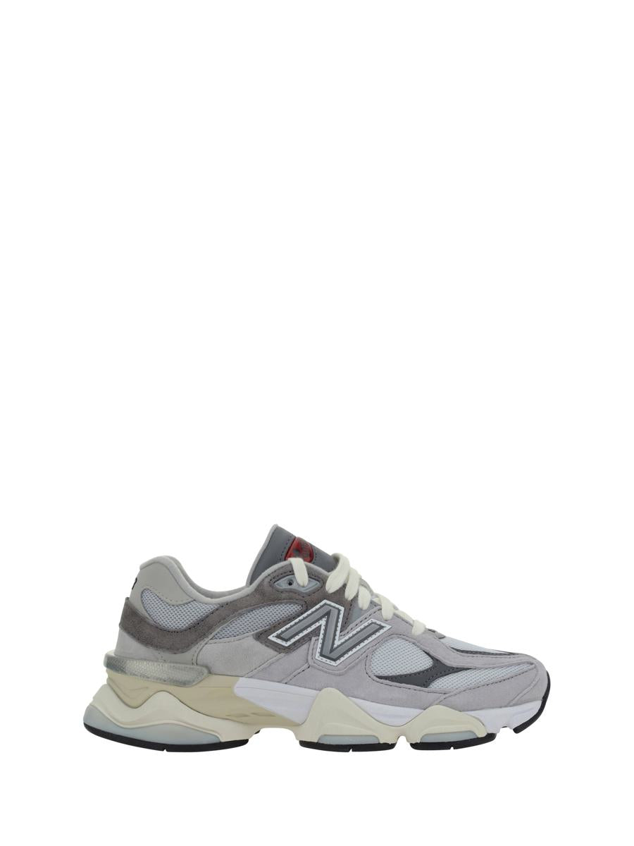 Nya balanssneakers