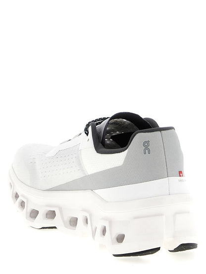 Om att springa med 'Cloudmonster'-sneakers