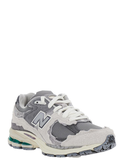 '2002R' Grå Låga Sneakers Med Logotypmärke I Mocka Unisex