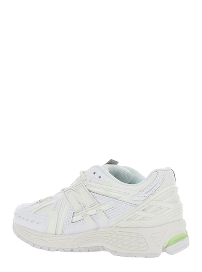 '1906R' Vita Sneakers Med Meshdesign Och Sidologotyp I Syntetfiber Unisex