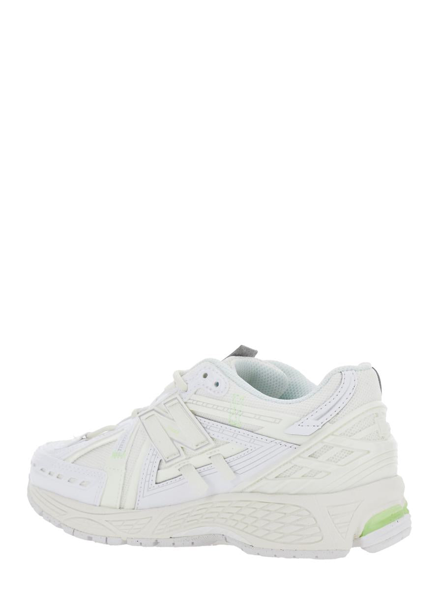 '1906R' Vita Sneakers Med Meshdesign Och Sidologotyp I Syntetfiber Unisex