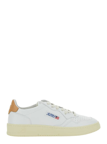 'Medalist Low' Vita Sneakers Med Kontrasterande Hälflik I Läder Herr