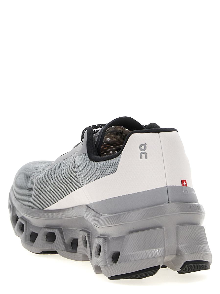 Om att springa med 'Cloudmonster'-sneakers