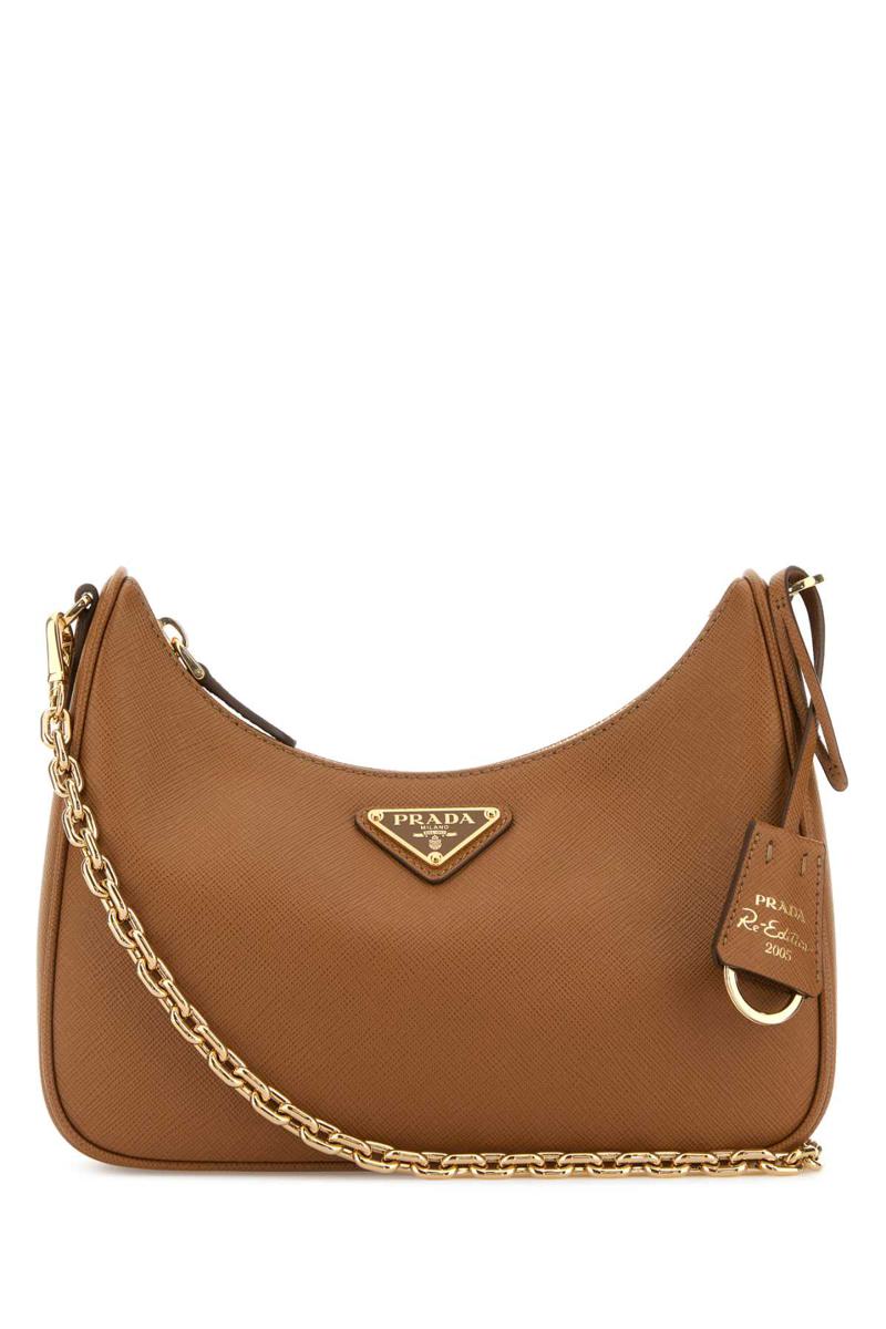 Prada handväskor.