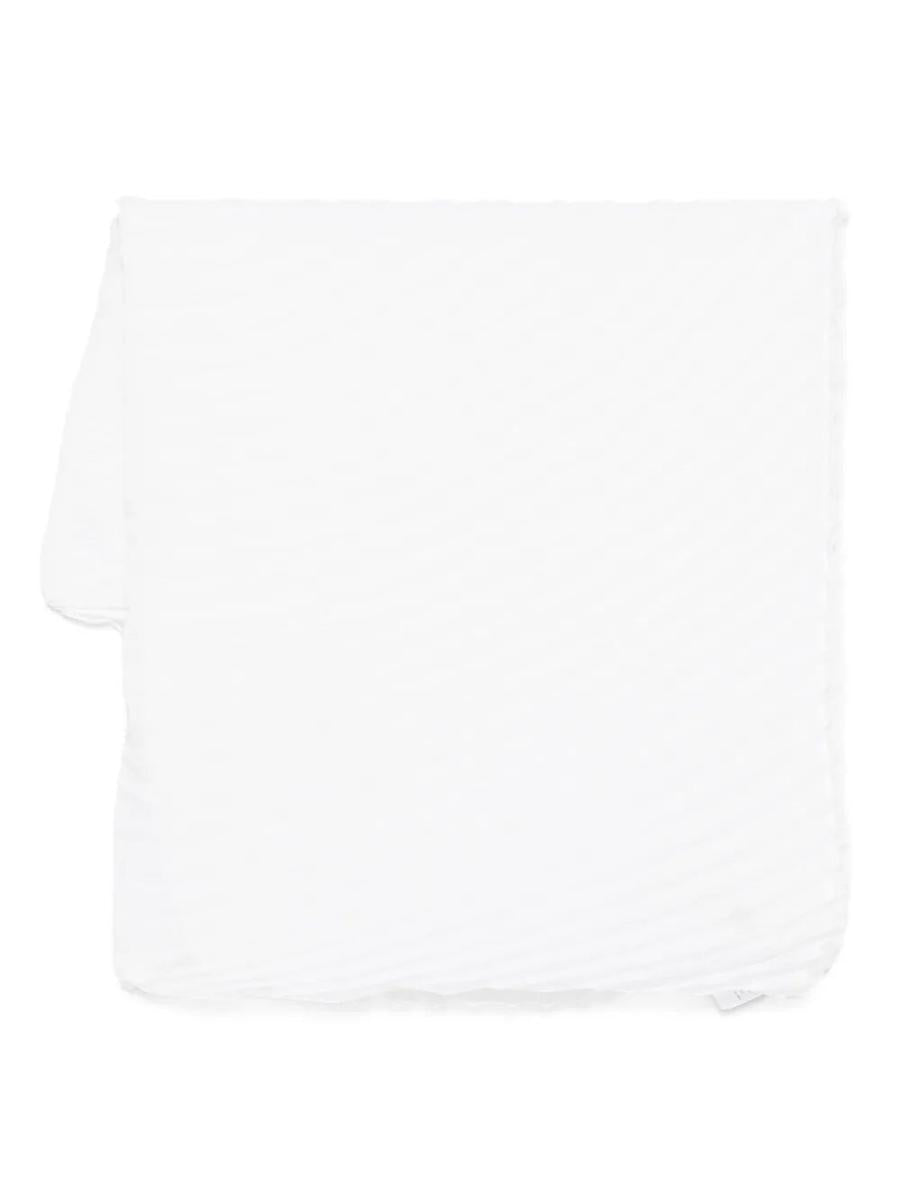 Issey Miyake "Pleats" Silkeslen ullstola Accessoarer