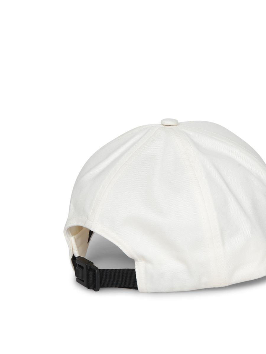 Moncler-hattar