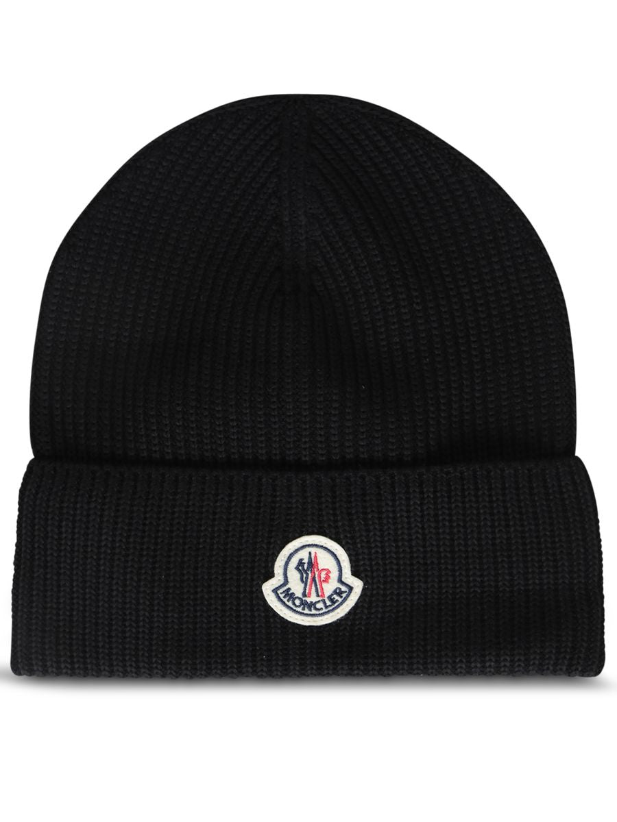 Moncler-hattar