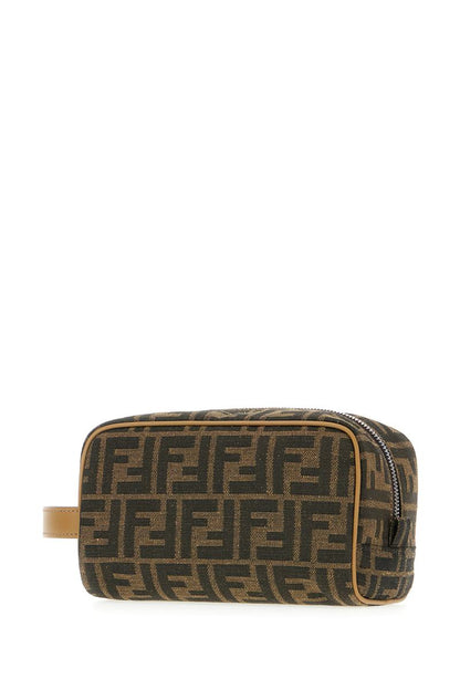 Fendi skönhetsfodral.