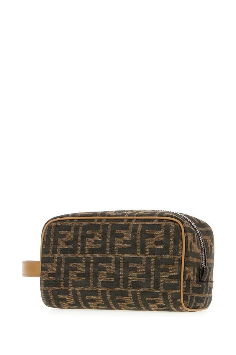 Fendi skönhetsfodral.