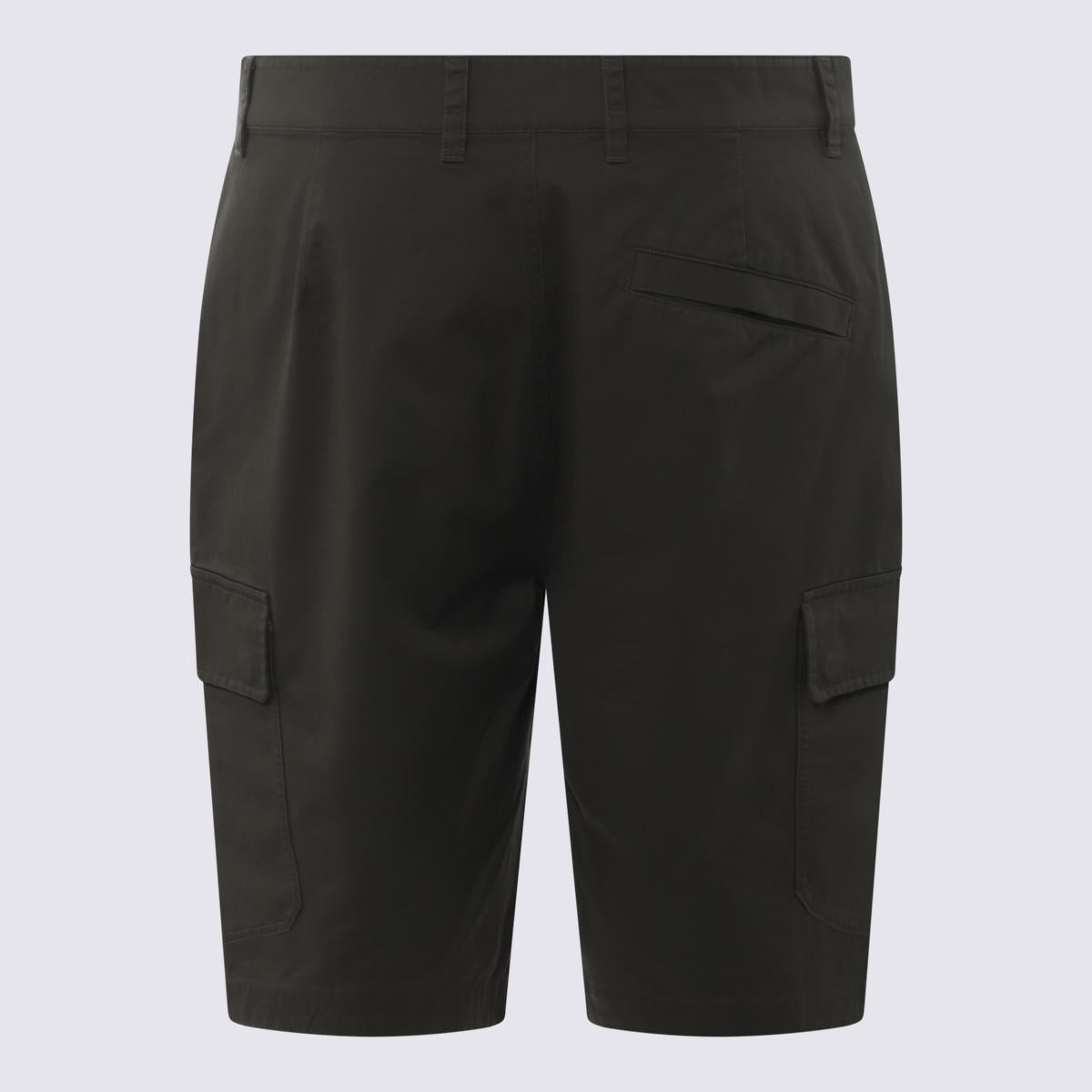 Lägg till mörkgröna bomullsshorts