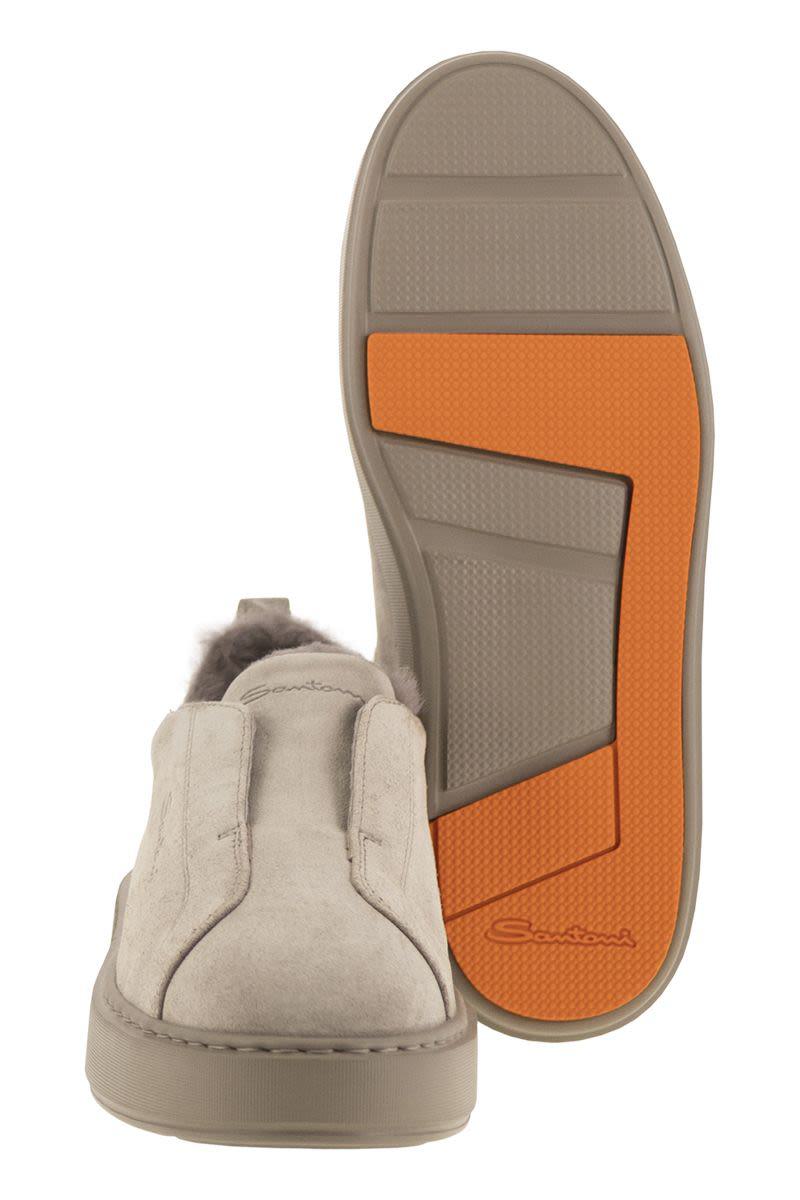 Santoni Slip-On Sneakers i mocka med päls