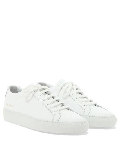 Vanliga projekt Sneakers &amp; Slip-On