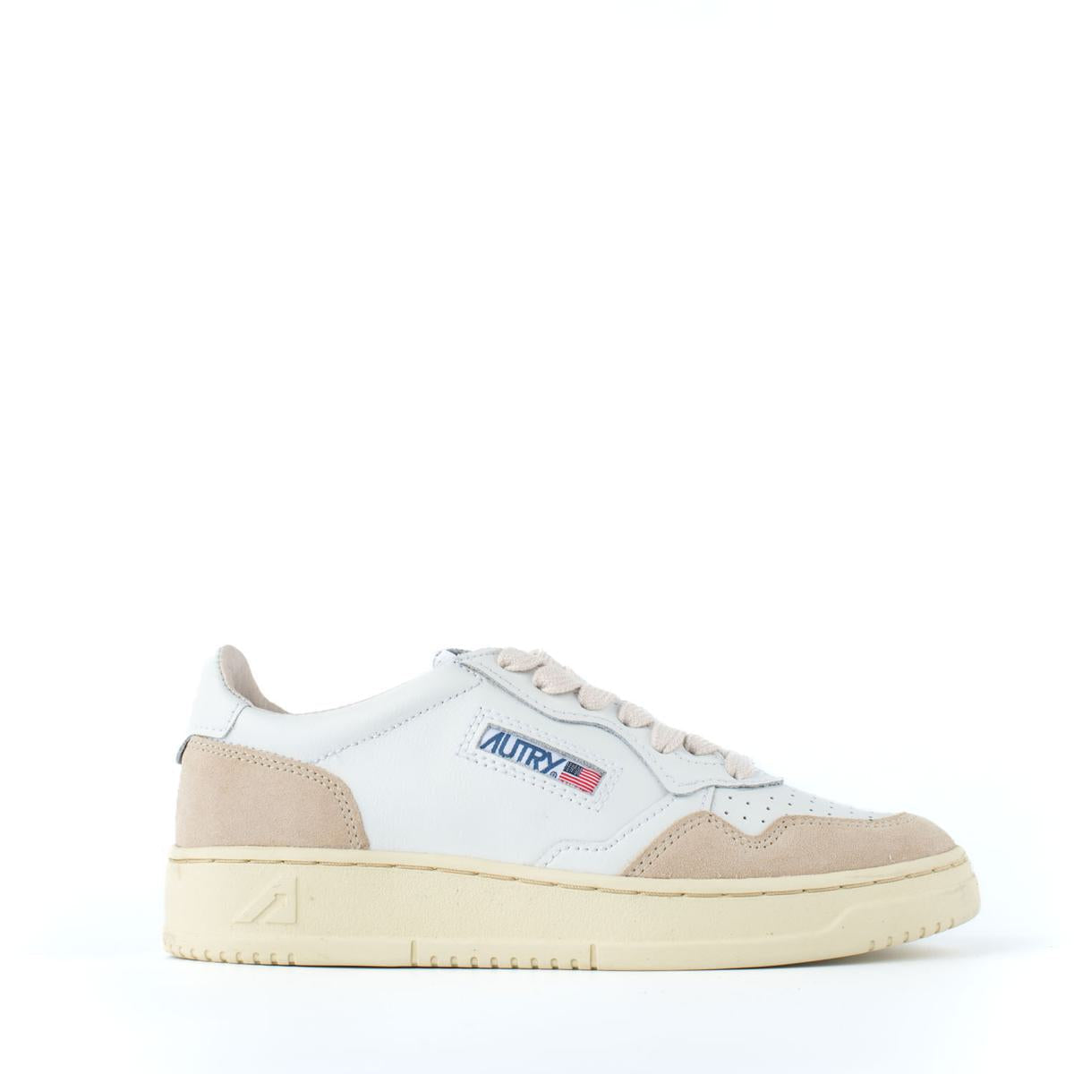 Autry vita sneakers i läder och mocka