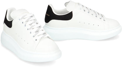 Alexander McQueen Lädersneakers i grovt läder